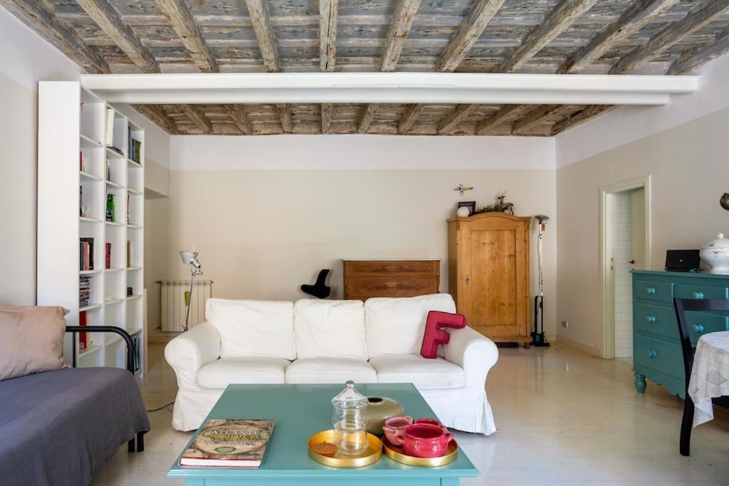 Best Authentic Apartment Monti 5 Mins From Colosseum Екстер'єр фото